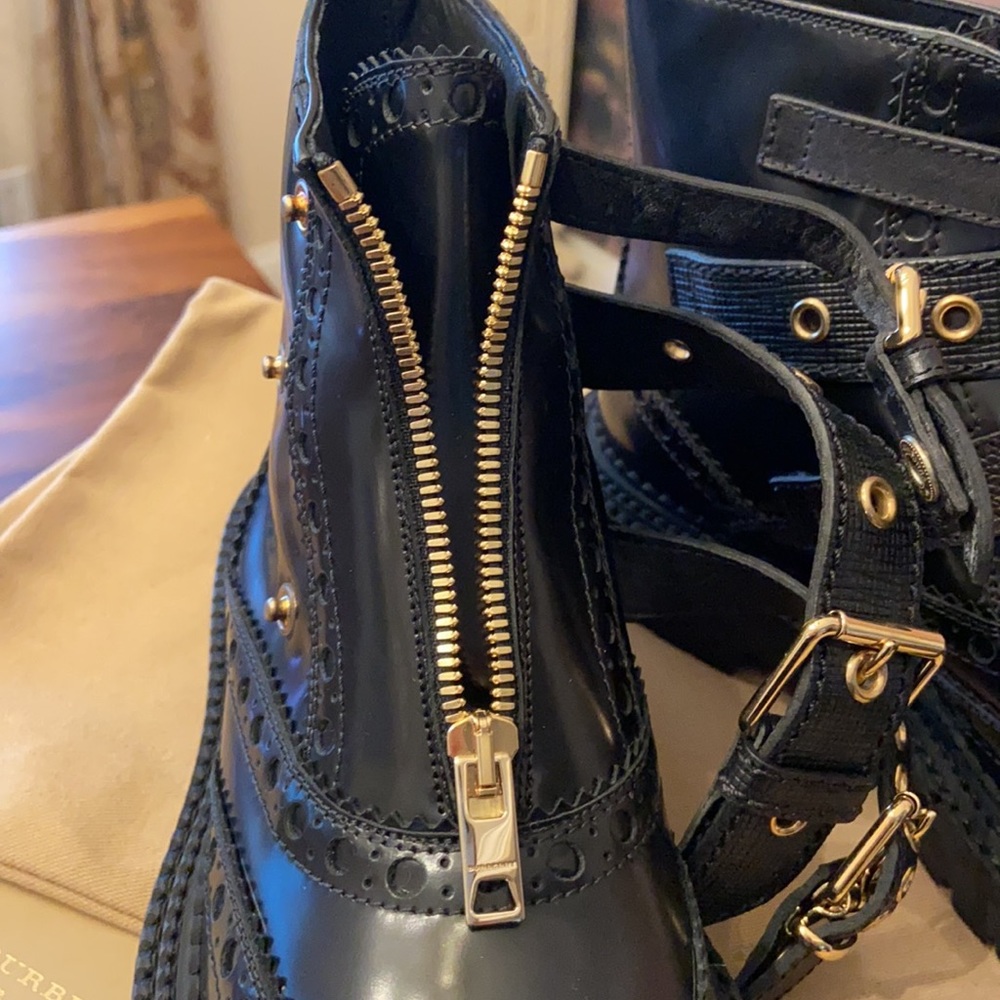 **SOLD** BURBERRY 🖤 - Picture 5 of 16